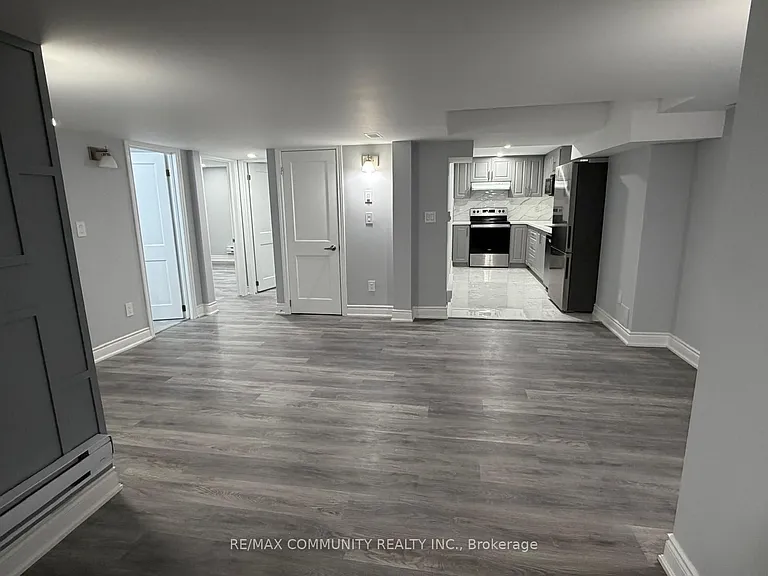 224 Fleetwood Dr #BASEMENT — Photo 2
