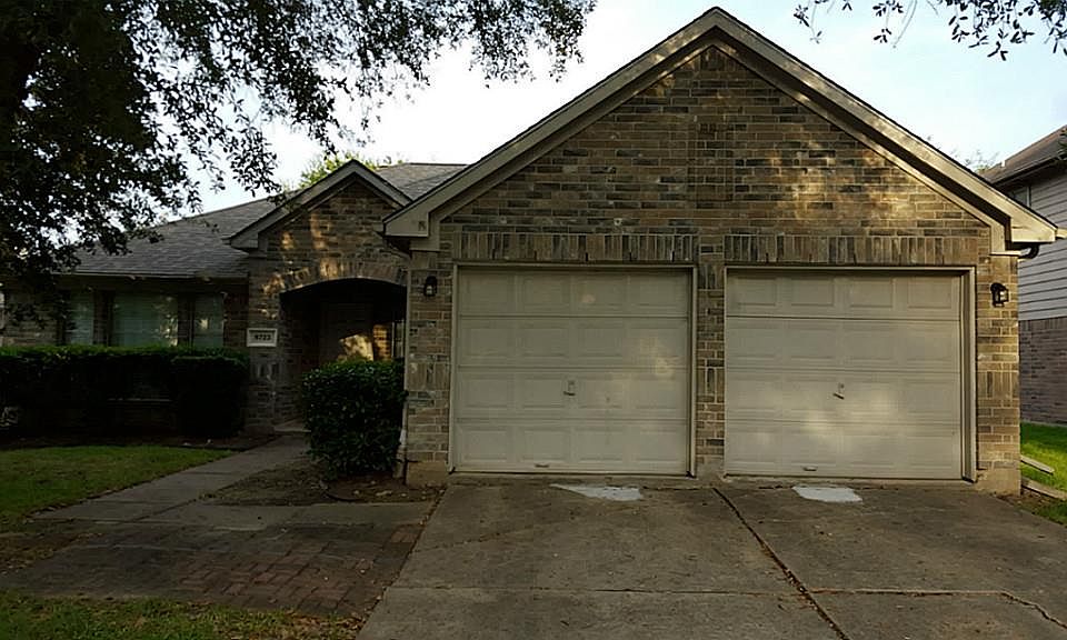 1st image of 6723 Oak Run Dr
