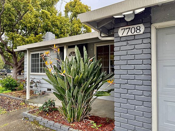 2nd image of 7708 Carriage Cir