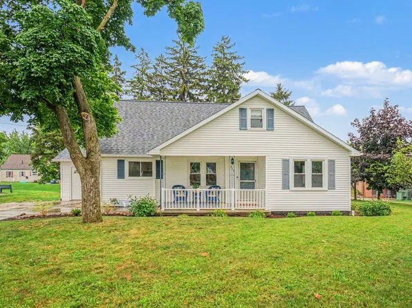 365 S 1st St, Freeland, MI 48623
