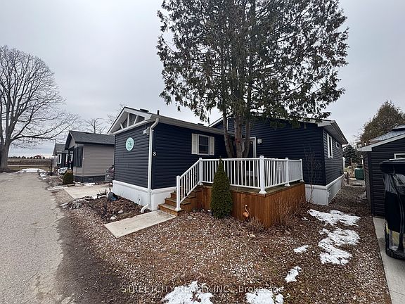 2nd image of 22790 Amiens Rd #8