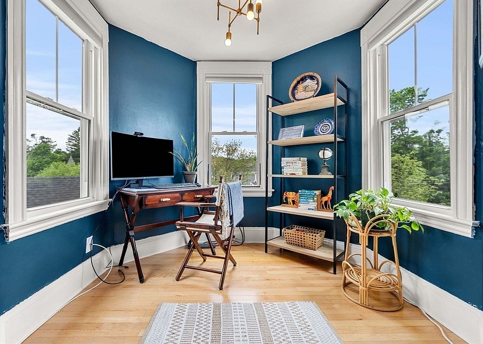 1st image of 25 Barton St #3