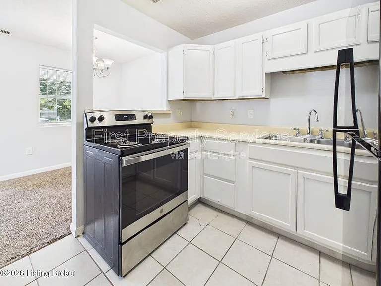 3831 Horne Ave #B — Photo 6