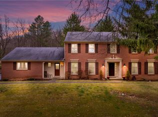 316 Hallsborough Dr, Pittsburgh, PA