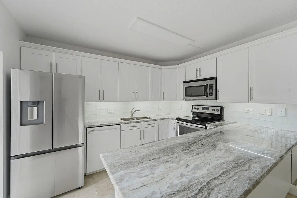 2 bed, 2.5 bath, 1325 sqft, $2,450 — Photo 4