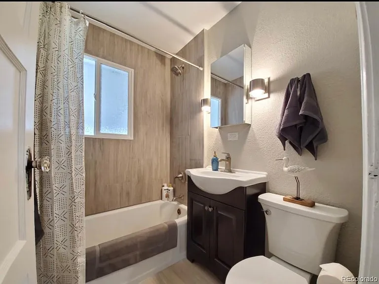 164 S Ogden St — Photo 23