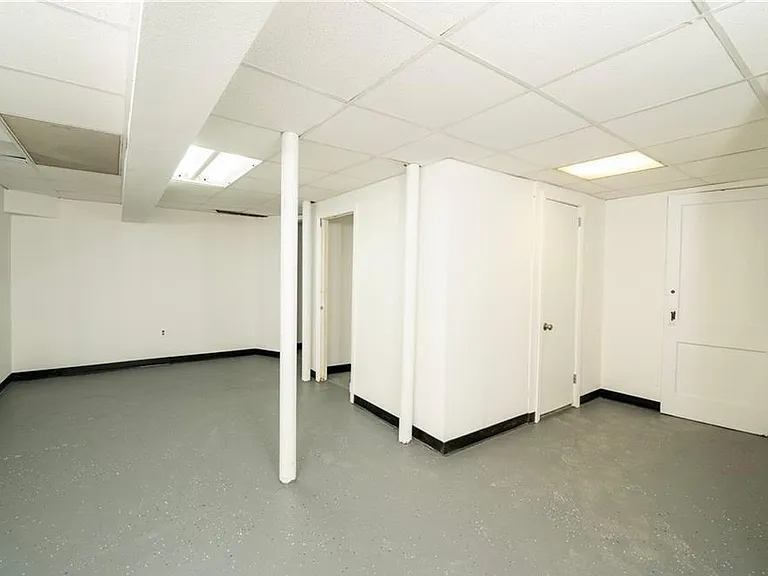 Darwood Pl — Photo 22