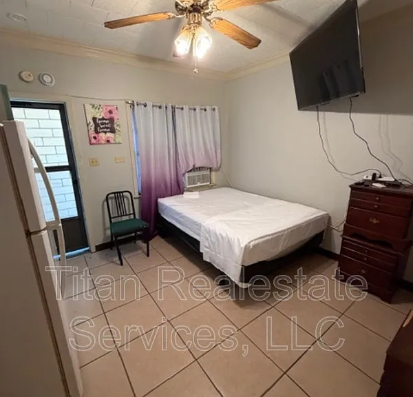 218 W Saint Peter St #3 — Photo 2