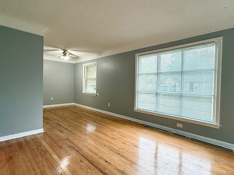 22530 Leewin St — Photo 5