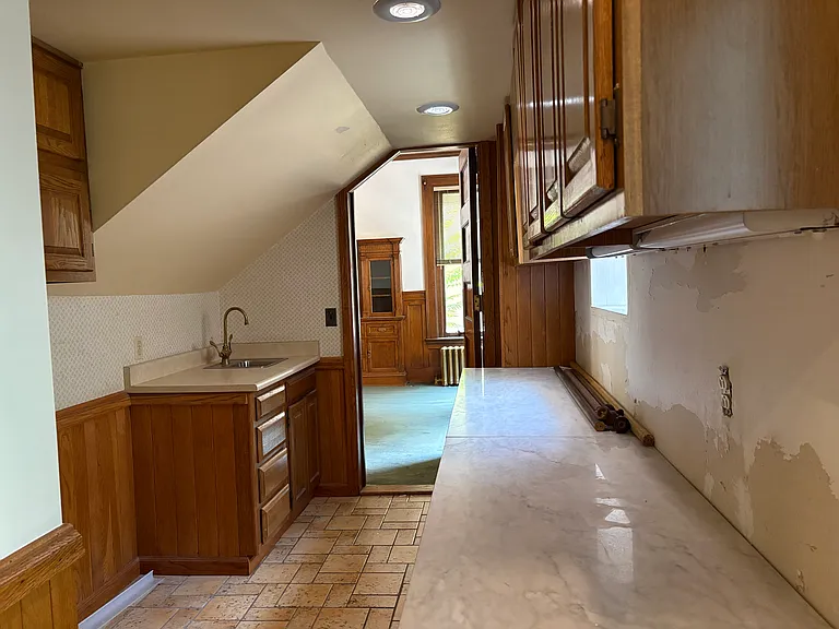 1249 York St #1 — Photo 10