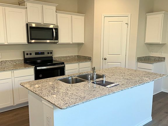 2nd image of 1427 Canongate Dr