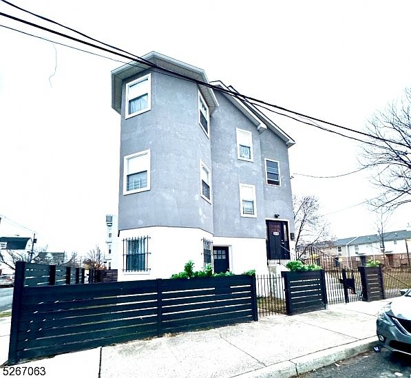 1st image of 13-15 Peat St #3