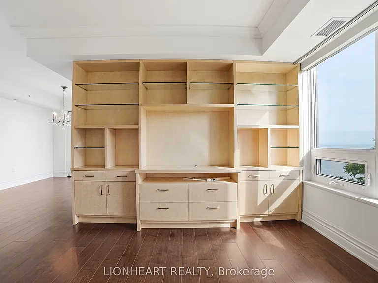 3500 Lakeshore Rd W #328C — Photo 29