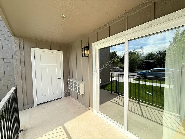 424 S Olive Ave #104 — Photo 13