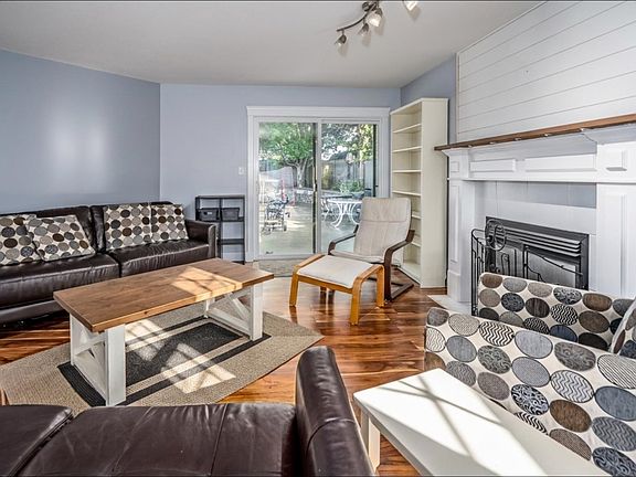 5th image of 35452 Strathcona Ct