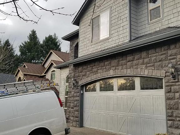 3rd image of 1045 W Bamboo St