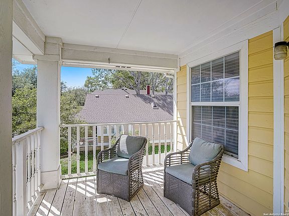 4th image of 9811 Lexington Dr