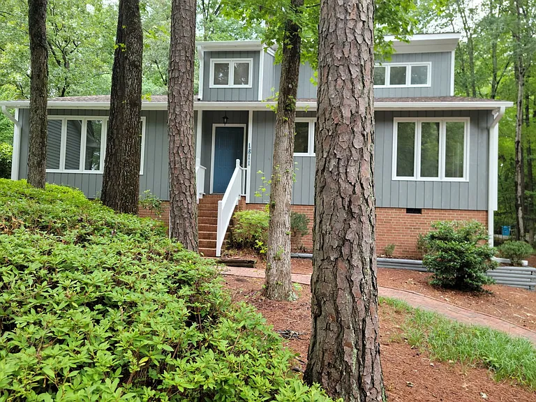 1811 Irish Blvd — Photo 3