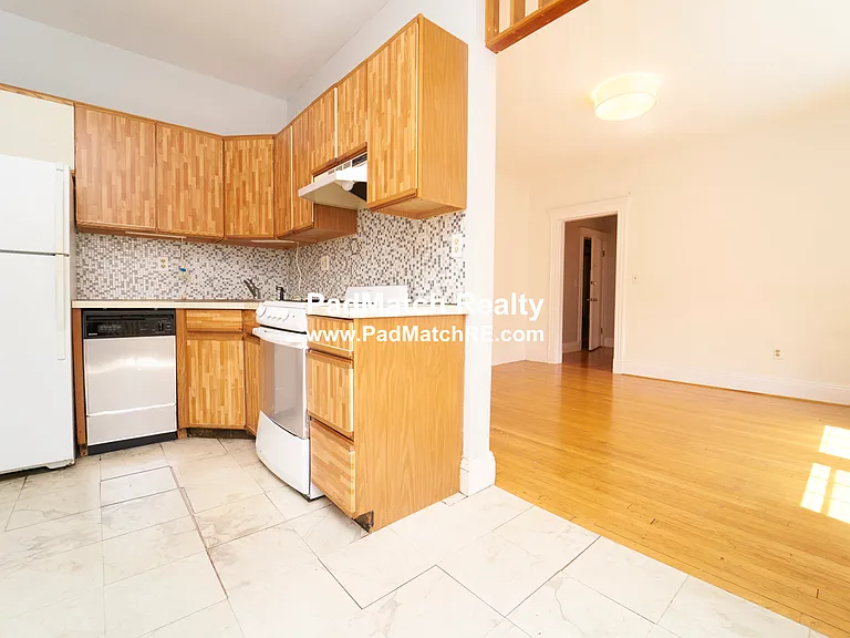 6 Sutherland Rd #34 — Photo 4