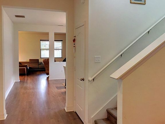 3rd image of 11513 Chateaubriand Ave