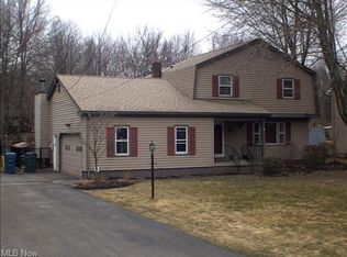 409 Ravine Dr, Youngstown, OH 44505