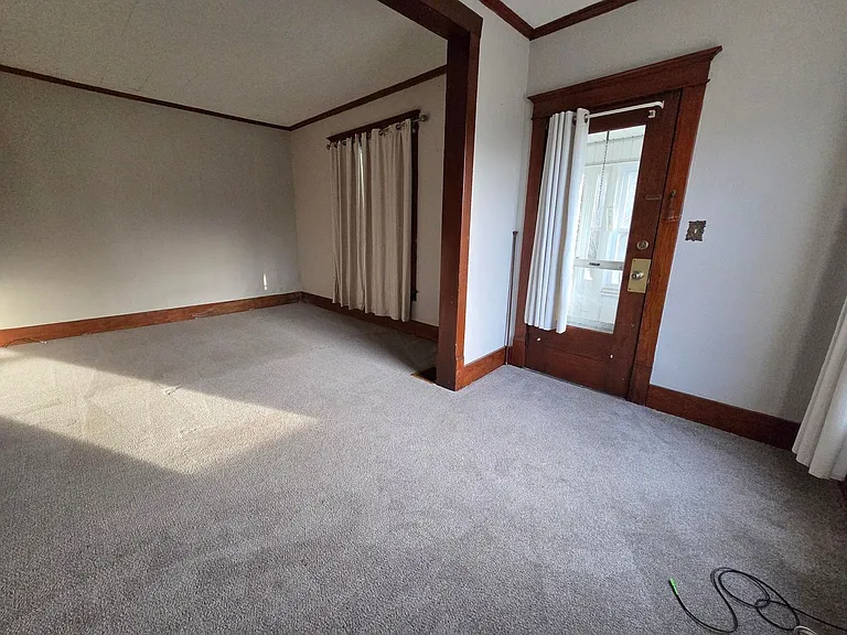 200 E Walnut St — Photo 7