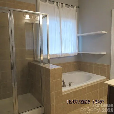8520 Dargan Ln — Photo 11