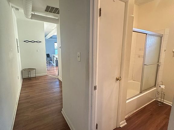 5th image of 338 N 41st St Floor 2