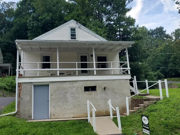1974 Cedar Top Rd, Reading, PA 19607