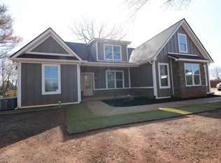 1247 Owens Rd, Greer, SC 29651