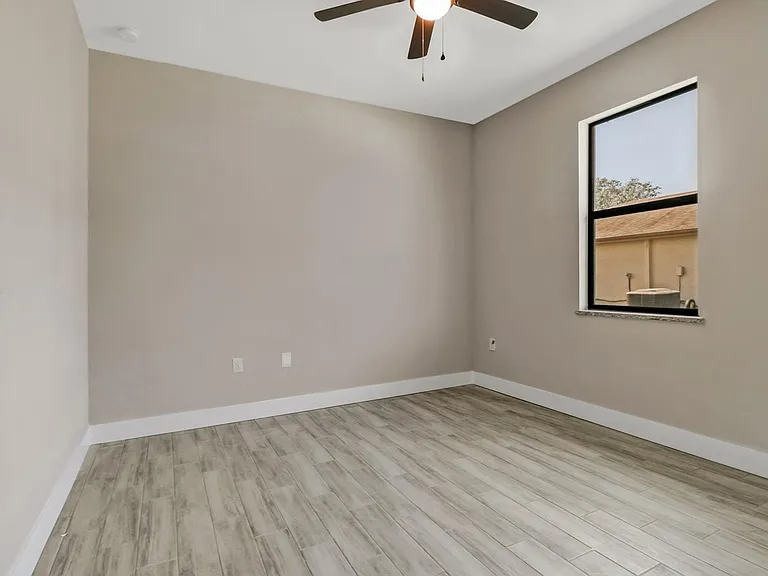 10621 Landau Ln — Photo 16
