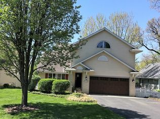 1518 Holiday Dr, Sandwich, IL 60548