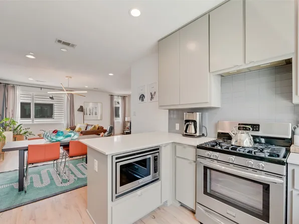 4705 Bryan St APT 302, Dallas, TX 75204