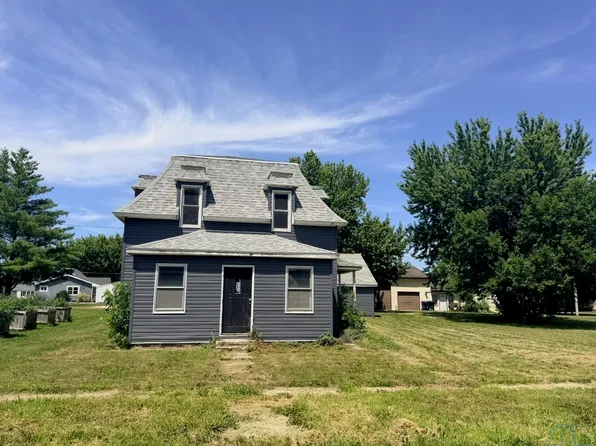 206 W 2nd St, Calumet, IA 51009