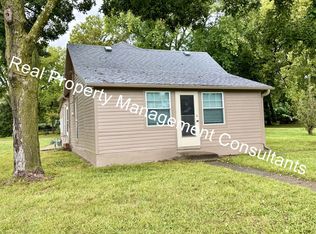209 S Madison St, Spring Hill, KS 66083
