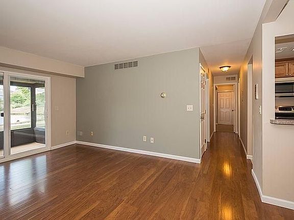 3rd image of 1471 E Chateau Vert St E APT C