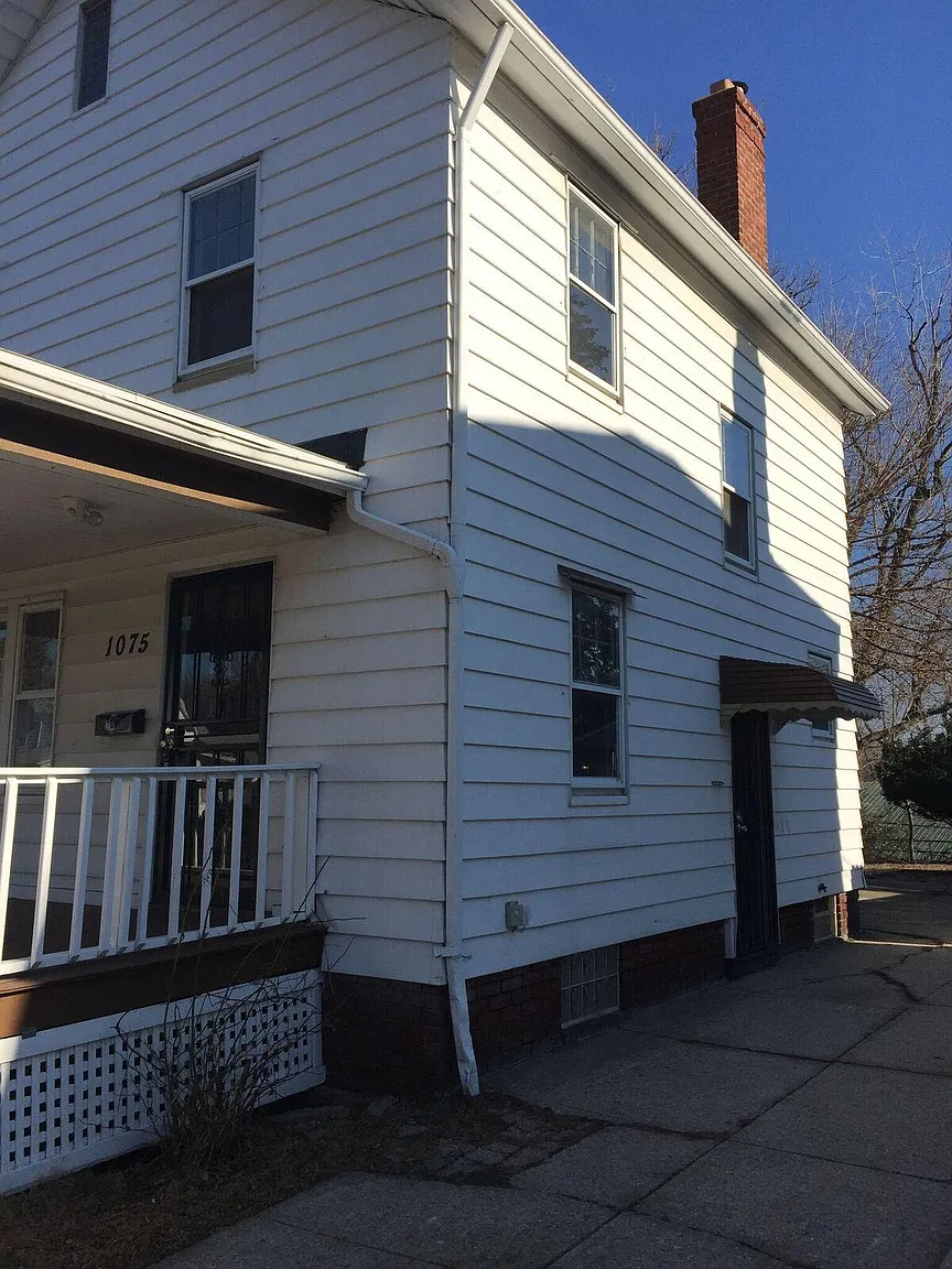 1075 E 177th St photo 1