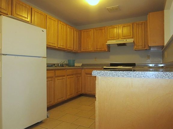 5th image of 1160 Putnam Ave APT 3