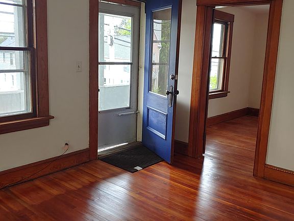 2nd image of 84 Kneen St