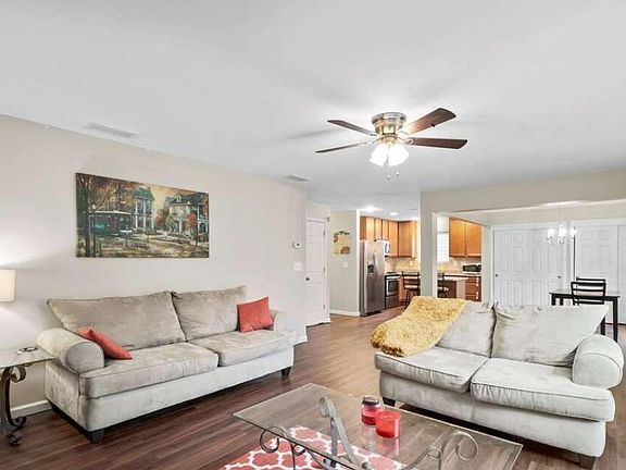 3rd image of 1677 Shire Village Dr