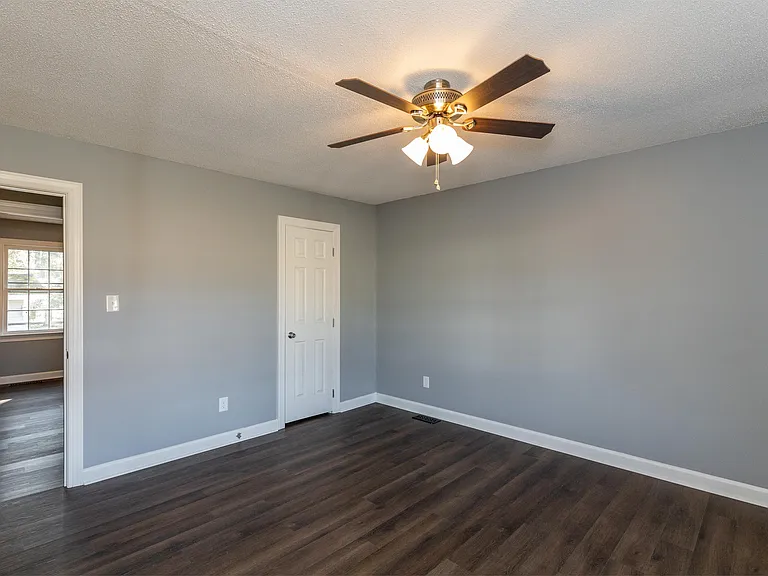 1601 Homestead Rd — Photo 15