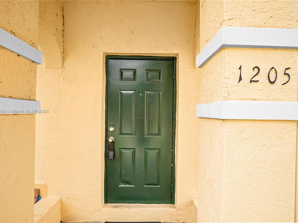 1st image of 1205 Belmont Ln #1205