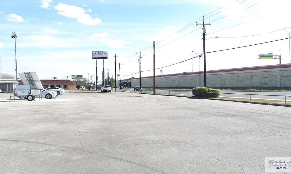1st image of 2803 S Expressway 83