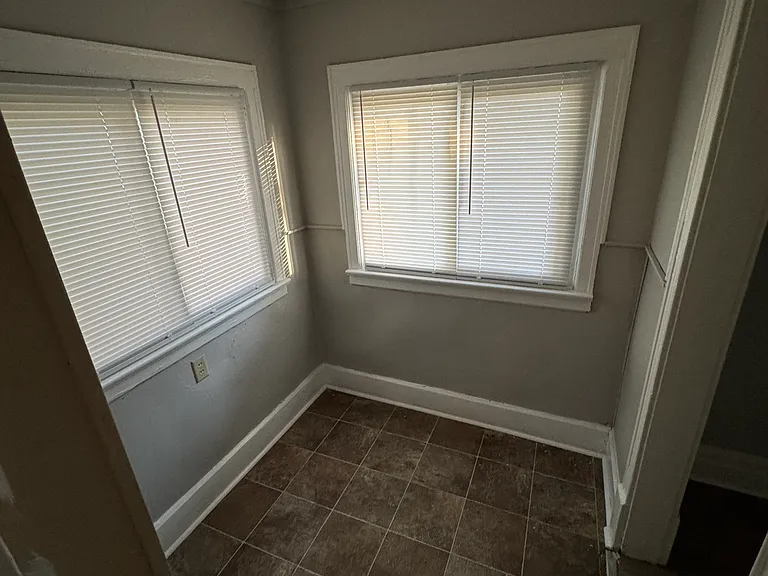 708 W Washington St #1 — Photo 6