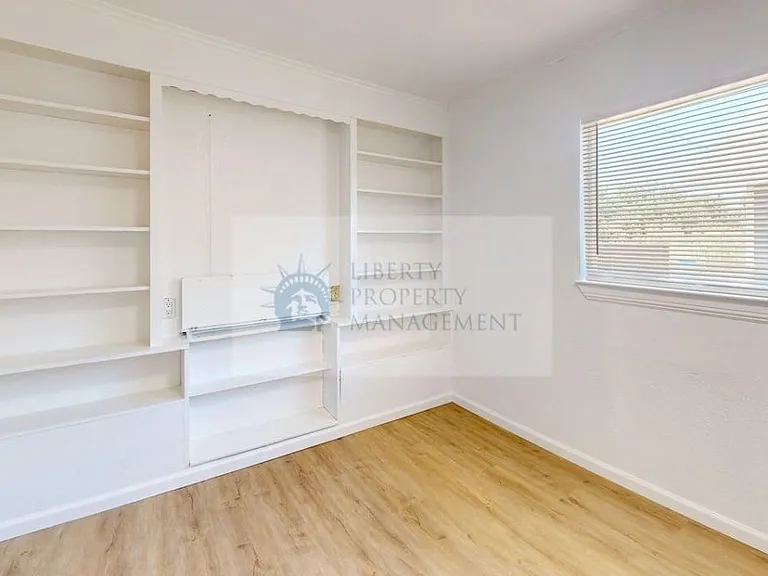 10051 E Lyons Rd — Photo 11