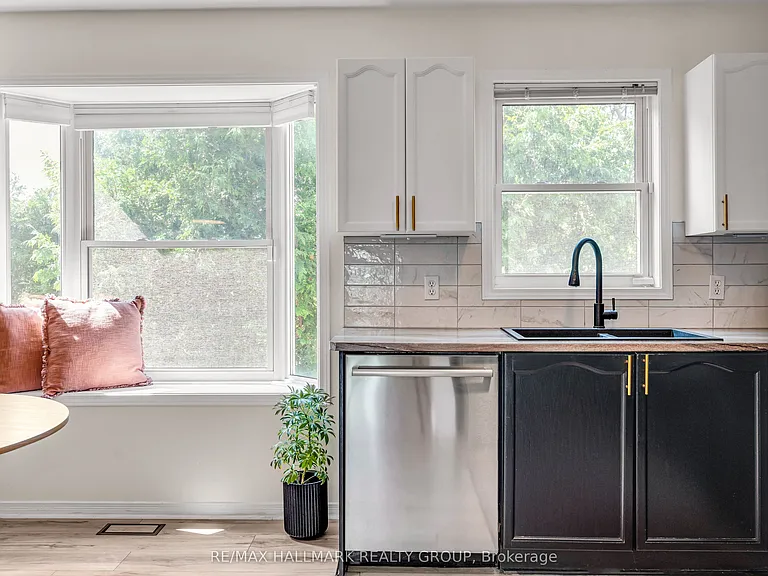10 Hintonburg Pl #11 — Photo 14