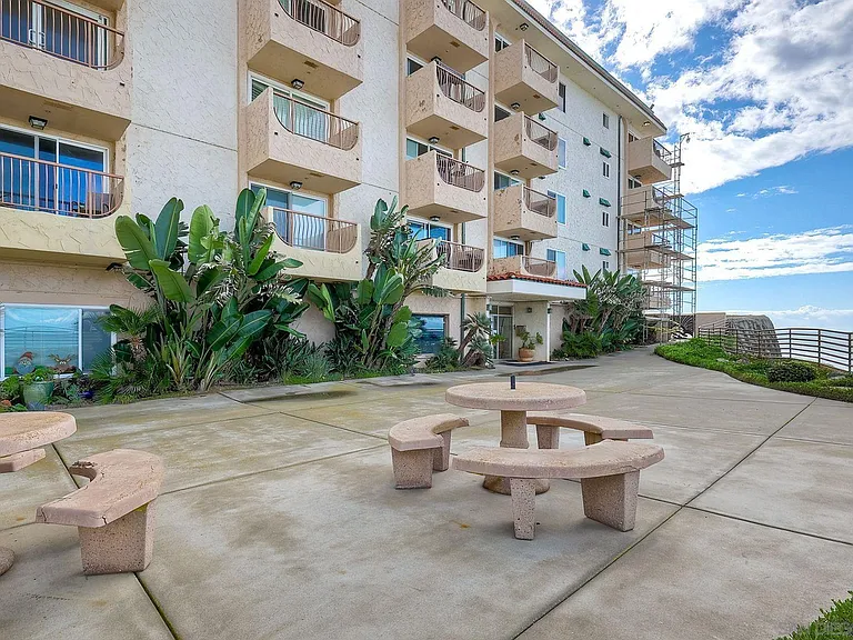 4878 Pescadero Ave #101 — Photo 37