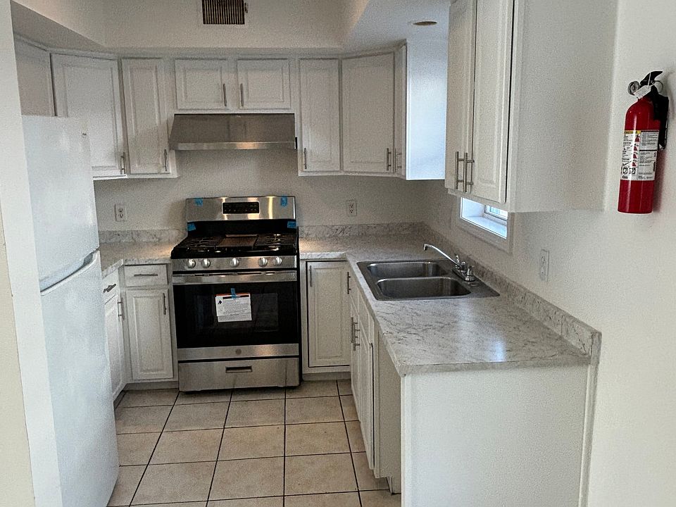 1st image of 235 Keen St #1R