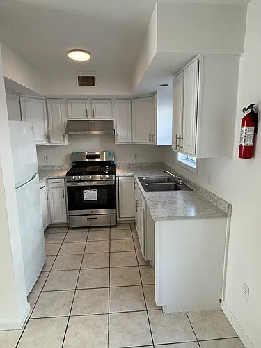 235 Keen St #1R Photo 1