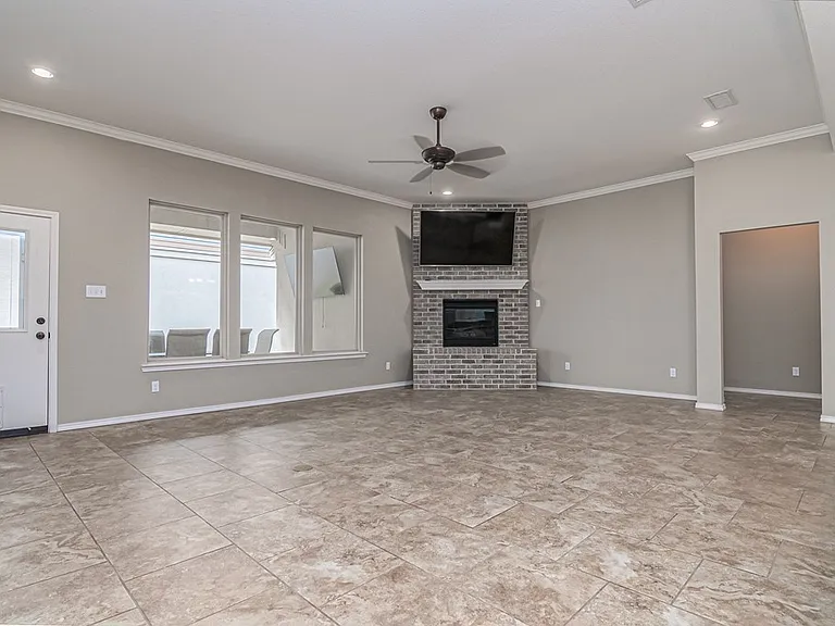 5329 Bella Pl — Photo 2